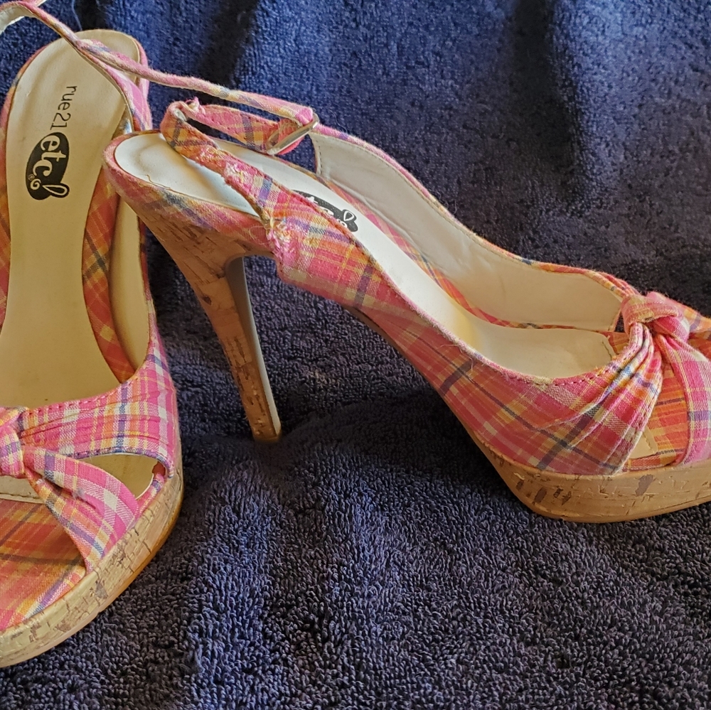 Pink Plaid Heels Rue 21 etc - Picture 4 of 8
